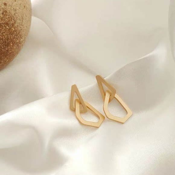 ❤️‍🔥𝕤𝕒𝕝𝕖❤️‍🔥 💙💕last pair geometric link knots earrings - Picture 6 of 7